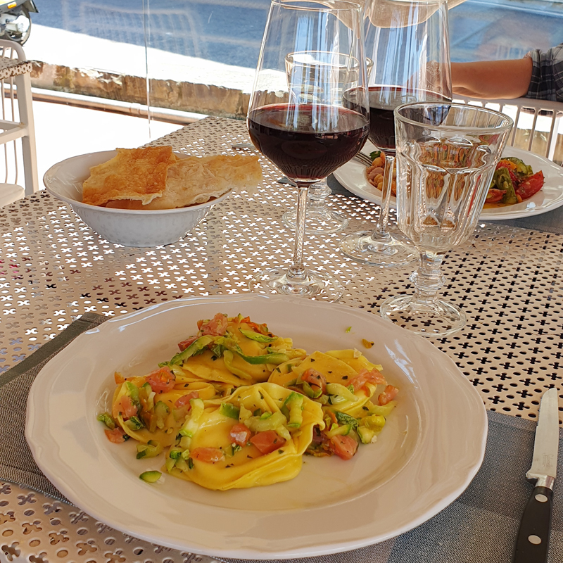 Tour Equestre E Giornata In Piscina Con Pranzo Toscano